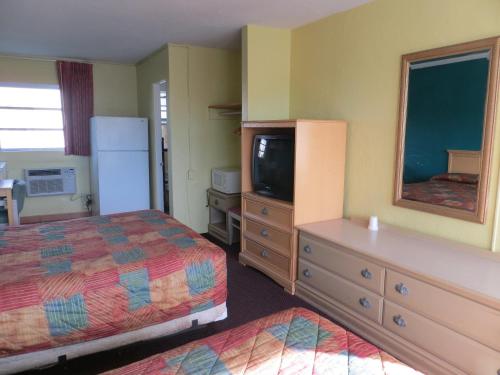 Skyway Motel – Daytona Beach, FL