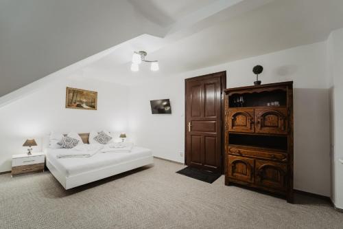 Hotel U Lípy – Hrensko, KY