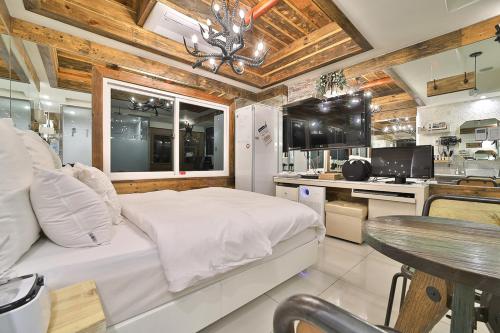 Standard Room with Breakfast