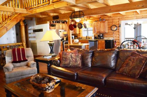8 Bears Lodge - image 11