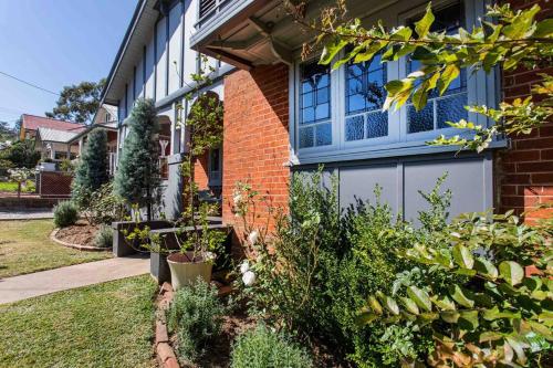 Fitzroy House - Federation charm near town centre