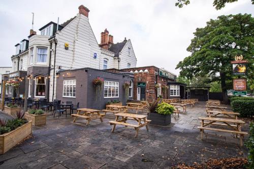 Highfield Hotel By Greene King Inn in Middlesbrough