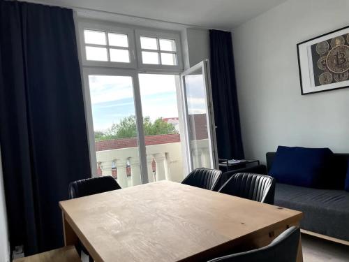 Jaybnb - Gaming Apartment Ps5 65 Zoll 4k Tv Wohnung Mit Balkon - Dortmund