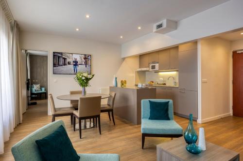 2 bedrooms, 4 beds