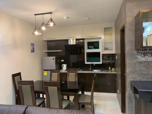 J Spazio Apartelle and Cafe in Tabaco