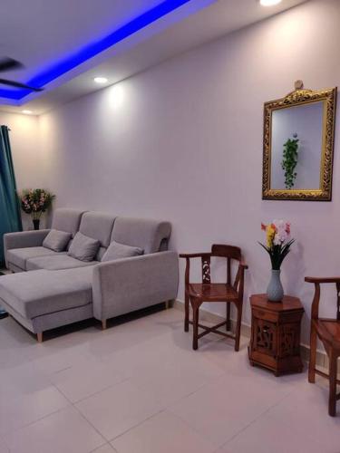 Debayu Homestay with Free Parking at Setia Alam Debayu Homestay with Free Parking at Setia Alam