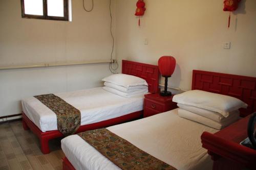 2 twin beds
