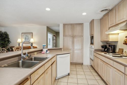 10 Sea Lane - image 4