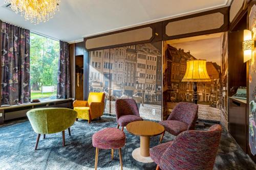 Park Hotel - image 7