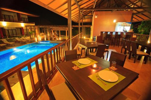 Restaurant, Islanda Resort Hotel (SHA Extra Plus) in Koh Mak (Trad)