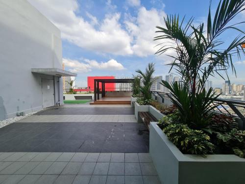 U806 2Bedrooms PoolAccess Netflix wifi85mbps Karaoke, Manila (photo 7)