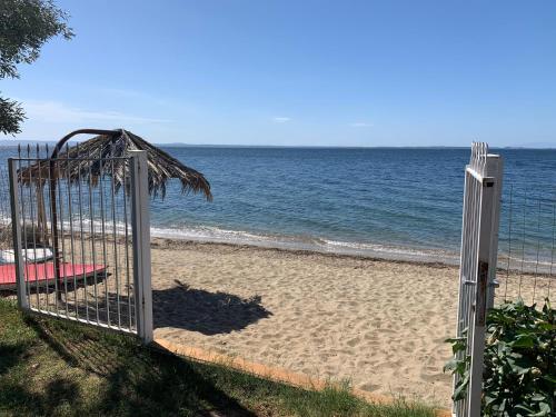 One Step Ι Seaside Ι Quiet Ι Green - Location saisonnière - Yerakiní