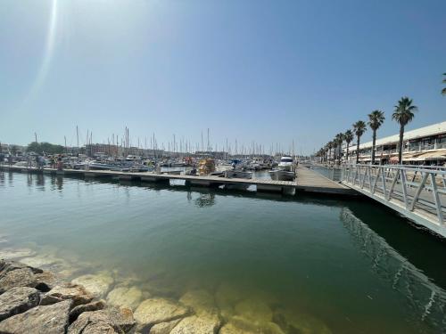 Marina Lagos Apartments II, junto à água da premiada Marina de Lagos