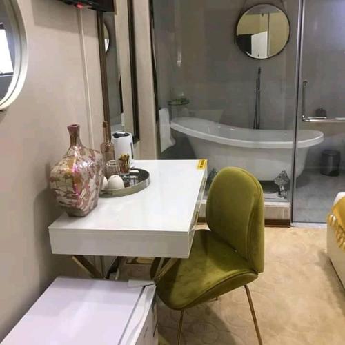 Luxlusive guest house