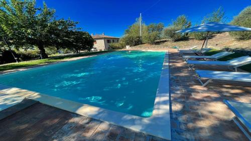 Todi By The PoolSleeps 10Exclusive PoolWalk To Todi 5 KmsRestaurant 05 Kms