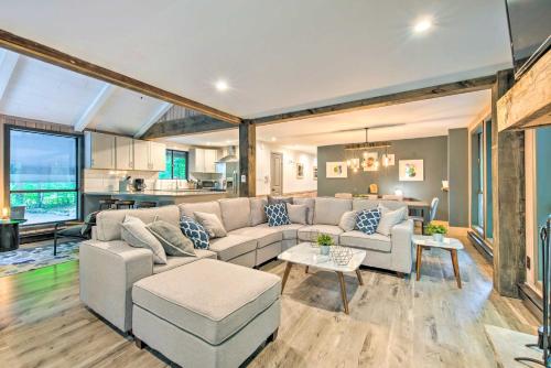 Pet-Friendly Pocono Pines Rental with Hot Tub! in Pocono Pines, Vereinigte Staaten von Amerika