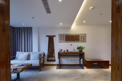 395473567 Li River Resort