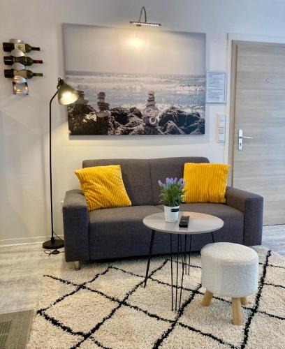 Living at Saarpartments - AdultsOnly - Business & Holiday Homes with Kitchen for Long- and Short Term stay, 3 min to St Johanner Markt and Points of Interest, Saarbrücken (fotografie 8)