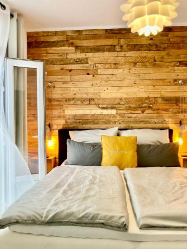 Living at Saarpartments - AdultsOnly - Business & Holiday Homes with Kitchen for Long- and Short Term stay, 3 min to St Johanner Markt and Points of Interest, Saarbrücken (fotografie 2)