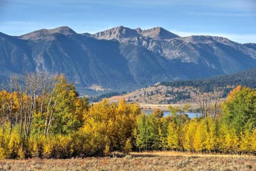 Henry's Lake Overlook