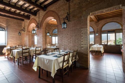 Ресторан, Hotel La Cisterna in Сан - Гіміньяно
