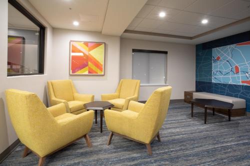Holiday Inn Express Hotel & Suites Grand Junction an IHG Hotel - image 4