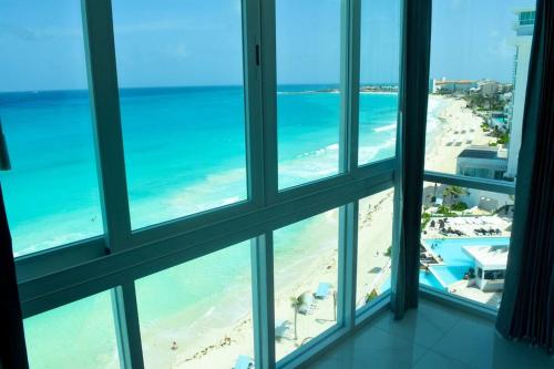 Estudio a pie playa, increibles vistas, alberca, gym, jacuzzi, 3502, Cancún (foto 2)