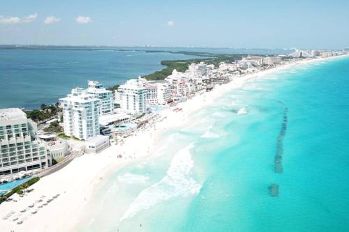 Estudio a pie playa, increibles vistas, alberca, gym, jacuzzi, 3502, Cancún (foto 8)
