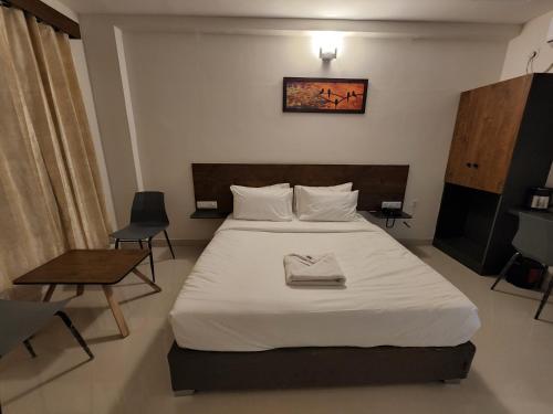 Standard Double Room room in HOTEL PARK RAAMA