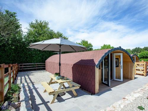 B&B Ipplepen - Glamping Pod 2 - Bed and Breakfast Ipplepen