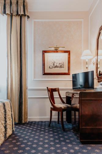 Hotel De La Ville - image 7