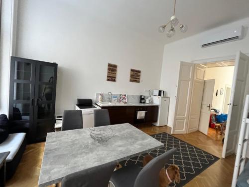 Love Peace & Easy Living Apartment - image 10