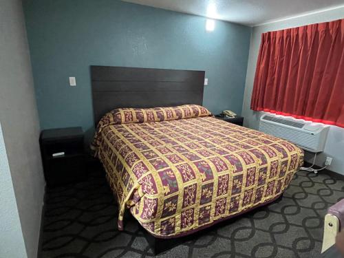 Super 7 Inn – Memphis, TN