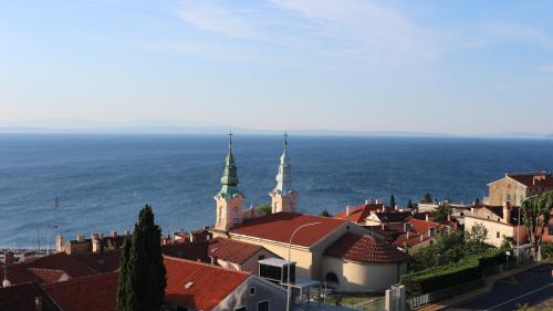 Apartment with Sea View image 10