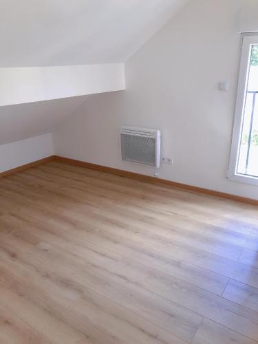 petite maison avec jardin dans banlieue de Paris in Cormeilles-en-Parisis