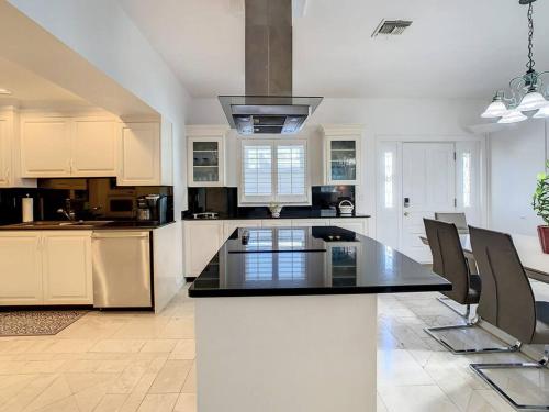 STEPS FROM THE BEACH, BEST LOCATION, 2 BDRM 2 BTH in Indian Rocks Beach