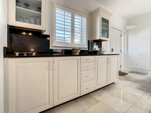 STEPS FROM THE BEACH, BEST LOCATION, 2 BDRM 2 BTH in Indian Rocks Beach