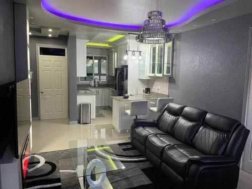 Lovely 2 Bedroom Rental unit with pool & jacuzzi