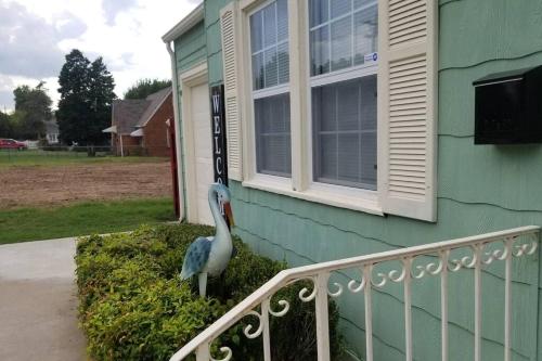 BLUE FLAMINGOS CHARMING HOME-Heart of Tulsa2- Cherry St-Expo-11th in Tulsa, USA