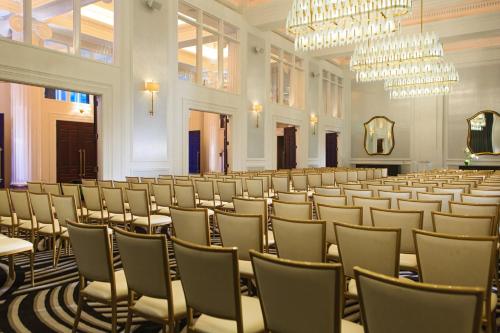 395637152 Kimpton Hotel Monaco Pittsburgh by IHG
