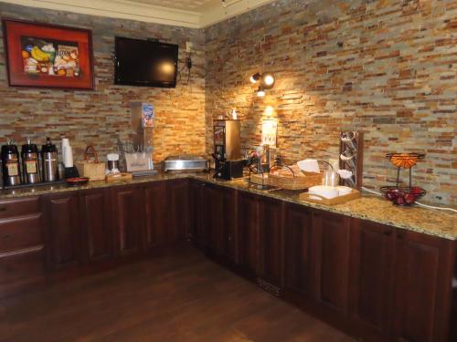 St. Charles Hotel - 식음료(F&B)