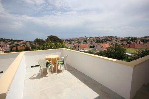 Double Room with Terrace and Sea View   image 3