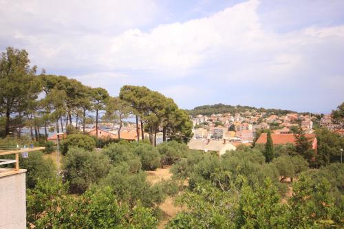 Double Room with Terrace and Sea View   image 4