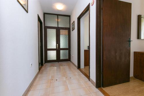 Apartment Gradac 14708b