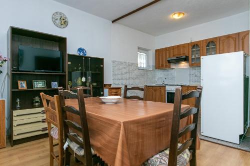 Apartments with a parking space Gradac Makarska - 14708 - image 7