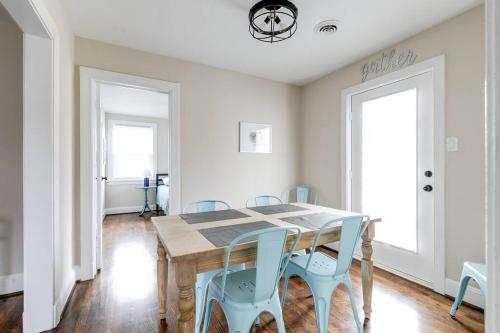 RVA Cottage Cozy & Spacious Near Downtown in Richmond, USA