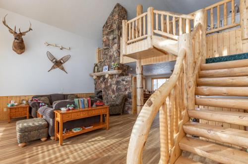 Chester Currents by KABINO Riverfront on Henrys Fork Air Conditioning Boat Launch Foosball Pool Table Huge Yard Garage WIFI Chester Currents by KABINO Riverfront on Henrys Fork Air Conditioning Boat Launch Foosball Pool Table Huge Yard Garage WIFI