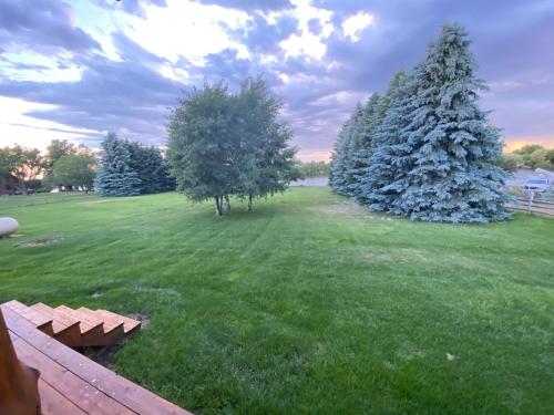 Chester Currents by KABINO Riverfront on Henrys Fork Air Conditioning Boat Launch Foosball Pool Table Huge Yard Garage WIFI Chester Currents by KABINO Riverfront on Henrys Fork Air Conditioning Boat Launch Foosball Pool Table Huge Yard Garage WIFI