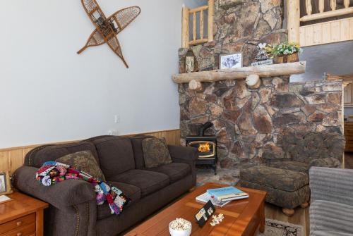 Chester Currents by KABINO Riverfront on Henrys Fork Air Conditioning Boat Launch Foosball Pool Table Huge Yard Garage WIFI Chester Currents by KABINO Riverfront on Henrys Fork Air Conditioning Boat Launch Foosball Pool Table Huge Yard Garage WIFI