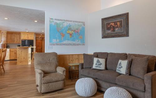 Chester Currents by KABINO Riverfront on Henrys Fork Air Conditioning Boat Launch Foosball Pool Table Huge Yard Garage WIFI Chester Currents by KABINO Riverfront on Henrys Fork Air Conditioning Boat Launch Foosball Pool Table Huge Yard Garage WIFI